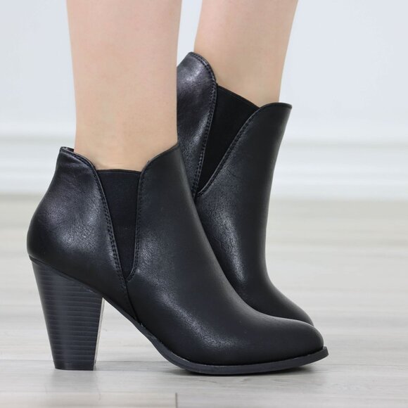 Black Faux Leather Heeled Ankle Booties Elastic Side Panels Stacked Block Heel - Picture 2 of 12